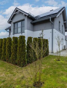Modernes Einfamilienhaus mit 10kW PV Anlage und Waermepumpe - Zirchow