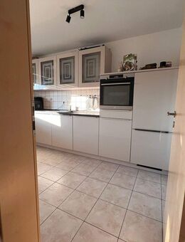 Helle 3-Zimmer-Wohnung mit Balkon in ruhiger Lage in Merkendorf (L) - Merkendorf