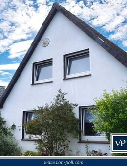 Ebenerdiges Wohnen: Großzügiges Einfamilienhaus mit Carport - Celle