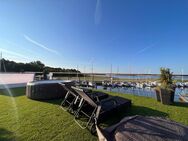 LUXUS Hausboot - 3 Etagen - 100m² Wohnen + 120 m² SONNENTERRASSE - Kamin, Kino, komplett individuell - Sagard