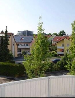 Helle 3-Zimmer-Wohnung ! Anfragen, bitte nur per E-Mail! - Herzogenaurach