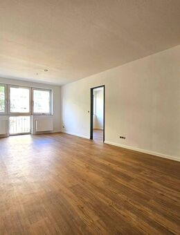 charmante renovierte helle 3-Zimmer Wohnung mit TG-Stellplatz - Waren (Müritz)