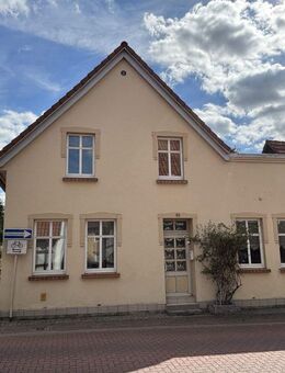 Wohnhaus mit Abstellgebäude und Garage auf kleinen Grundstück - Lüchow (Wendland)