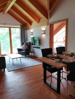 Großzügige 3-Zimmer Dachgeschosswohnung (95 qm) direkt am Wittensee, sofort beziehbar - Groß Wittensee