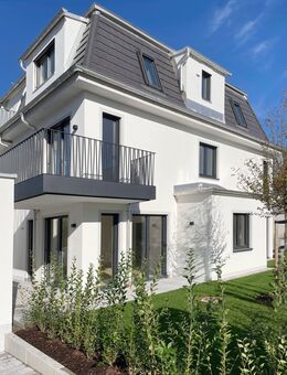 NEUBAU: Helle 2-Zimmer-Wohnung mit sonniger Terrasse und eigenem liebevoll angelegtem Garten - München