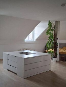 Helle 120 m² Dachgeschosswohnung in zentraler Lage - Deggendorf