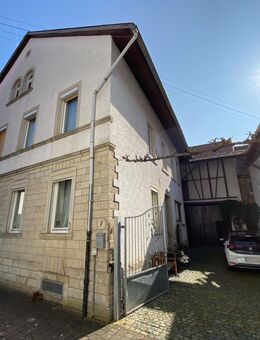 Bauernhaus mit Charme und idyllischem Innenhof, Scheune und Nebengebäuden - Monzingen