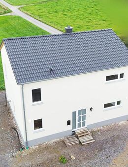 Modernes Einfamilienhaus in naturnaher Lage - Ruhe, Komfort und Weitblick inklusive - Hinzert-Pölert