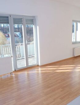 * mit Balkon * 1 Zimmer Wohnung in Werdau zu vermieten ! - Werdau