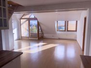 Tolle Maisonette-Wohnung, 3,5 Zimmer mit Loggia & Stellplatz - Oberasbach