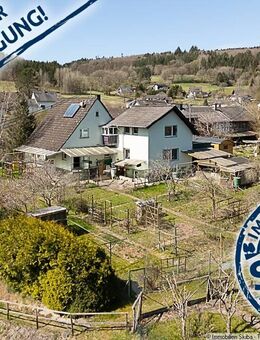 Schöner Blick über Antweiler an der Ahr: Wohnhaus mit großem Garten - Antweiler