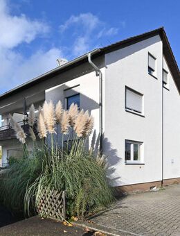 Sofort beziehbar - sehr gepflegte 2-Zimmer-Dachgeschosswohnung mit guter Infrastruktur in Eppelheim - Eppelheim
