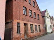 Sanierungsbedürftiges Mehrfamilienhaus im Herzen von Havelberg - Havelberg