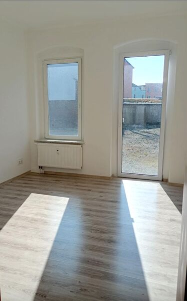 Ihr neues zu Hause - frisch renovierte 3-Raumwohnung mit Terrasse