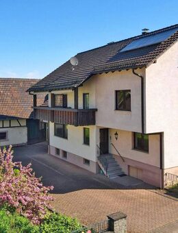 Vielseitiges Zweifamilienhaus mit Garten, Balkon und Scheune in Sinzheim - Sinzheim