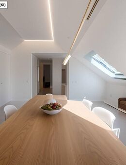 Für Individualisten: Schöne 2,5 Zi.DG-Maisonette mit großem Balkon - Düsseldorf