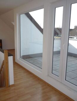 DO-City Süd, DG Wohnung (Neuausbau 2011) über 2 Ebenen mit Balkon - Dortmund