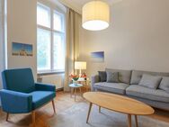 Nahe Mauerpark: bezugsfreie & möblierte 2,5 Zimmer Altbauwohnung mit Balkon zu verkaufen - Berlin