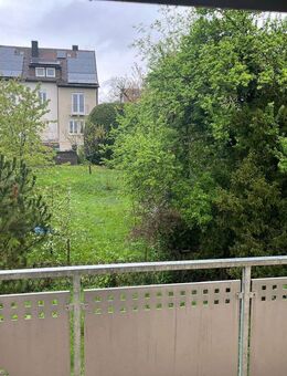 Erstbezug nach Renovierung mit Balkon: Geschmackvolle 2-Zimmer-DG-Wohnung in Stuttgart - Stuttgart