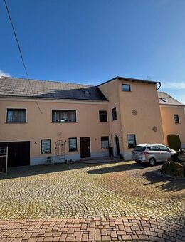 Gepflegtes Einfamilienhaus mit Einliegerwohnung und Nebengelaß - Osterfeld