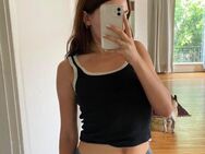 Crop Top von Bershka - Berlin