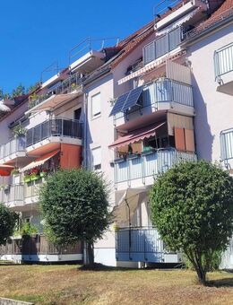 Traumlage unweit des Markkleeberger Sees- ruhige 2-Zi-Wohnung mit Sonnenbalkon, 2 TG-Stellplätze - Markkleeberg