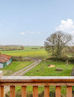 Zur Miete: Modern, luftig, meernah - Neubaumaisonette-Wohnung mit Landfeeling - Dörphof