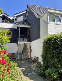 Reinbek! Individuell & besonders & mit Garten! 3 ½-Zimmer-Maisonette-Wohnung mit dem Charakter eines Endreihenhauses! - Reinbek