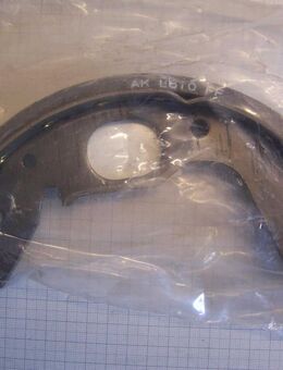 MB618916 Bremsbacke hinten Mitsubishi Pajero Sport K94W,K96W,... - Hannover Vahrenwald-List