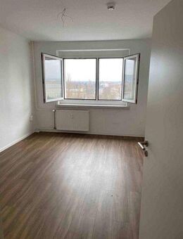 Nachmieter gesucht! Gemütliche 3-Raumwohnung mit Balkon und Badewanne! - Dresden