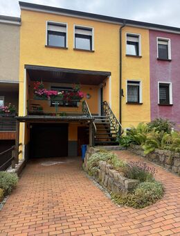 RESERVIERT - Charmantes Reihenhaus in ruhiger Randlage mit großem Potenzial – Ideal für Familien in Eisenberg - Eisenberg (Thüringen)