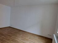 Sanierte 2-Zimmer-Wohnung im 1. Obergeschoss in 90461 Nürnberg - Nürnberg