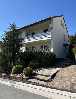 Zweifamilienhaus mit großem Garten, Balkon, Garage in Borgentreich-Körbecke - Borgentreich (Orgelstadt)