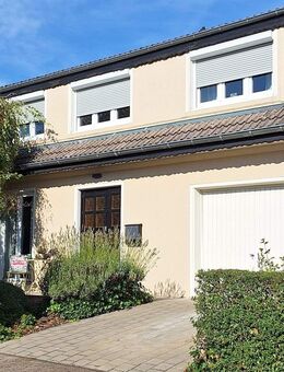 Sehr gepflegtes Einfamilienhaus in Illingen mit schönem Garten - Illingen (Saarland)
