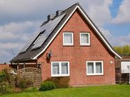 Nachhaltig wohnen im Grünen - Charmantes Einfamilienhaus mit PV-Anlage - Neufeld