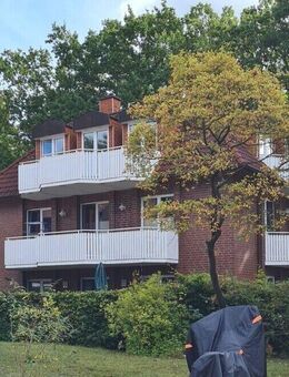 Attraktive Dachgeschosswohnung mit zwei Balkonen in ruhiger Lage von Oldenburg - Oldenburg