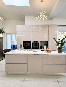 Außergewöhnliche 3 ZKB Penthousewohnung mit traumhafter Aussicht in Konz-Könen! - Konz