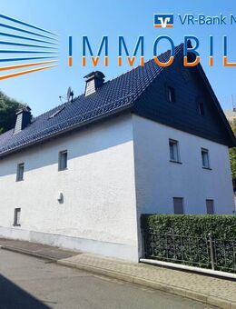 Einfamilienhaus mit Einliegerwohnung in Dahlem / Schmidtheim - Dahlem (Nordrhein-Westfalen)
