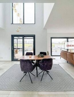 IMMOBERLIN.DE - Toplage für den Weitblick! Exquisites Energieeffizienzhaus in neuwertigem Zustand - Trebbin