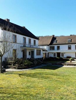Außergewöhnlich! Zwei traumhafte Einfamilienhäuser mit parkähnlichem Grundstück - Altenglan