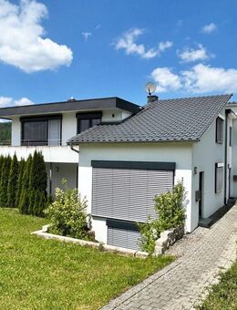 Mehr geht nicht. TOP-Zustand. TOP-Energie. Ohne Stufen. Moderne 4 Zimmer auf 122 m². Große Garage. - Tuttlingen