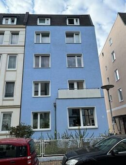Gepflegtes Mehrfamilienhaus mit 5 Wohnungen und 4 Garagen in Lübeck- St. Lorenz-Nord - Lübeck