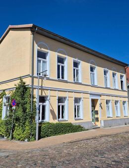 Traumhafte Haushälfte mit Wintergarten, Balkon und Stellplatz in zentraler Lage von Schwerin zu vermieten !! - Schwerin