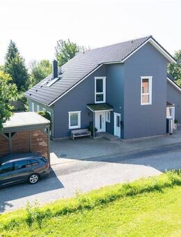 Energie-effizientes Zweifamilienhaus mit viel Platz in ruhiger Lage -- sehr modern gestaltet mit separater Einlieger-Wohnung! - Twistringen
