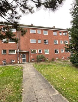 Frisch renovierte 3 Zimmer-Wohnung mit Balkon in der zweiten Etage eines 6 Parteienhauses - Bad Bramstedt