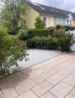 **Top modernes REH mit schönem Garten in S-Bahn Nähe zum sofortigen Selbstbezug ** - Unterschleißheim