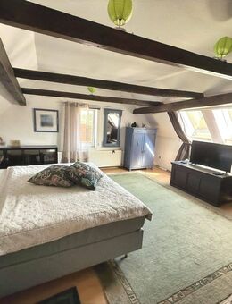 Charmantes Einfamilienhaus mit zwei Wohneinheiten und wunderschönem Garten - Hörsel