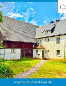 Großes Anwesen mit Wohnhaus und diversen Nebengebäuden in Tschirn - Tschirn
