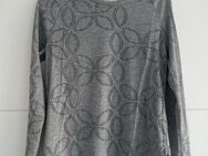 H&M Pulli mit Lochmuster in grau XS - Eisenberg (Pfalz)