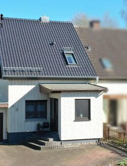 Kleine Doppelhaushälfte mit großem Garten in Lemgo-Brake - Lemgo